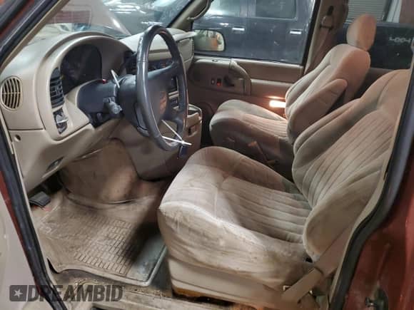 1998 Chevrolet Astro with VIN 1GNEL19W4WB154368, listed as a Copart auction lot 84910114 with 197,896 mi miles and Clean title. Bid and sale history available at DreamBid. Image 7.