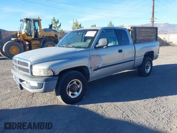 2000 Dodge 2500 with VIN 1B7KC2366YJ107491, listed as a IAAI auction lot 43524951 with 159,252 mi miles and . Bid and sale history available at DreamBid. Image 2.