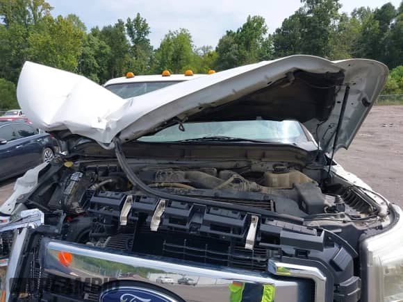 2015 Ford F-250 XLT with VIN 1FT7X2A68FEA14099, listed as a IAAI auction lot 43107284 with 386,115 mi miles and . Bid and sale history available at DreamBid. Image 10.