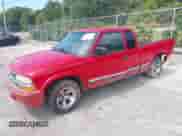 2001 Chevrolet S-10 LS Xtreme z VIN 1GCCS195718162108, wystawiony jako IAAI lot #43279768 z przebiegiem 235 158 mil mil oraz . Historia ofert i sprzedaży dostępna na DreamBid. Obrazek 2.