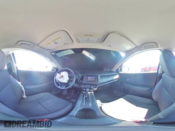 2020 Honda HR-V LX z VIN 3CZRU6H39LG700414, wystawiony jako Copart lot #63515325 z przebiegiem 90 249 mil mil oraz Szkoda całkowita • Salvage title. Historia ofert i sprzedaży dostępna na DreamBid. Obrazek 14.