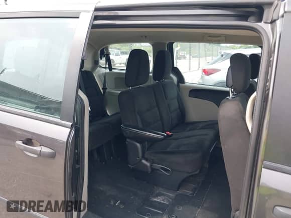 2016 Dodge Grand Caravan SE with VIN 2C4RDGBG2GR350552, listed as a IAAI auction lot 42861751 with 81,806 mi miles and . Bid and sale history available at DreamBid. Image 8.