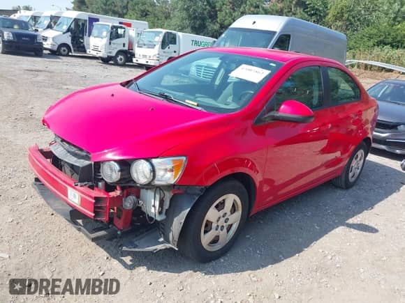 2015 Chevrolet Sonic LS с VIN 1G1JA5SH2F4162899, выставлен на аукционе IAAI как лот 43007862 с пробегом 103 450 миль миль и . История ставок и продаж доступна на DreamBid. Изображение 2.