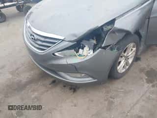 2013 Hyundai Sonata GLS с VIN 5NPEB4AC6DH730472, выставлен на аукционе IAAI как лот 43312659 с пробегом 260 858 миль миль и . История ставок и продаж доступна на DreamBid. Изображение 6.