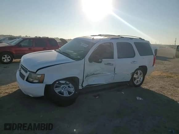 2009 Chevrolet Tahoe LTZ с VIN 1GNFC33019R104477, выставлен на аукционе Copart как лот 85914105 с пробегом 165 169 миль миль и Списание • Salvage title. История ставок и продаж доступна на DreamBid. Изображение 14.