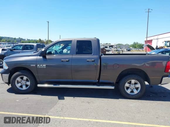 2014 Ram 1500 Express z VIN 1C6RR7FT2ES242928, wystawiony jako IAAI lot #42627180 z przebiegiem 110 674 mil mil oraz . Historia ofert i sprzedaży dostępna na DreamBid. Obrazek 14.