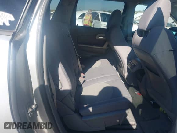 2012 Chevrolet Traverse LS с VIN 1GNKVEEDXCJ111924, выставлен на аукционе IAAI как лот 43382410 с пробегом 106 964 миль миль и . История ставок и продаж доступна на DreamBid. Изображение 8.