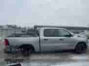 2025 Ram 1500 Lone Star z VIN 1C6RRFFG1SN537641, wystawiony jako IAAI lot #41563794 z przebiegiem 11 488 mil mil oraz . Historia ofert i sprzedaży dostępna na DreamBid. Obrazek 14.