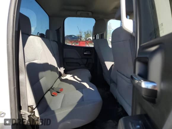 2018 GMC Sierra 1500 z VIN 1GTV2LEC5JZ281097, wystawiony jako Copart lot #86165545 z przebiegiem 251 011 mil mil oraz Czysty tytuł • Clean title. Historia ofert i sprzedaży dostępna na DreamBid. Obrazek 10.