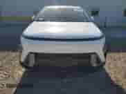 2025 Hyundai Kona SEL с VIN KM8HBCAB0SU337550, выставлен на аукционе Copart как лот 85552695 с пробегом 4 617 миль миль и Чистый • Clean title. История ставок и продаж доступна на DreamBid. Изображение 5.