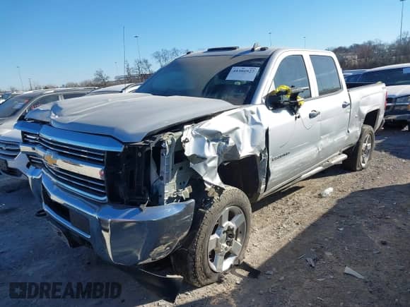 2017 Chevrolet Silverado 2500HD Work Truck z VIN 1GC1KUEG5HF122776, wystawiony jako IAAI lot #41386927 z przebiegiem 55 682 mil mil oraz . Historia ofert i sprzedaży dostępna na DreamBid. Obrazek 2.
