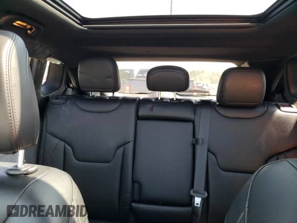 2024 Jeep Compass Latitude Lux с VIN 3C4NJDFN5RT579970, выставлен на аукционе Copart как лот 63018115 с пробегом 11 683 миль миль и Списание • Salvage title. История ставок и продаж доступна на DreamBid. Изображение 10.