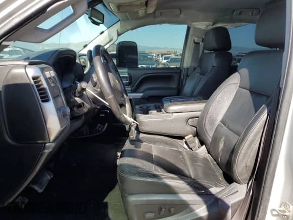 2015 Chevrolet Silverado 2500HD LTZ z VIN 1GC1CWEG9FF140493, wystawiony jako Copart lot #57901495 z przebiegiem 166 225 mil mil oraz Czysty tytuł • Clean title. Historia ofert i sprzedaży dostępna na DreamBid. Obrazek 7.