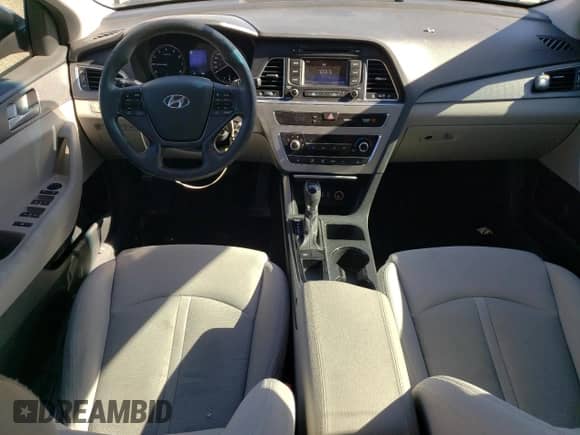 2015 Hyundai Sonata SE with VIN 5NPE24AF7FH216532, listed as a Copart auction lot 85644655 with 391,496 mi miles and Clean title. Bid and sale history available at DreamBid. Image 8.
