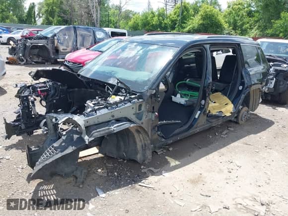 2023 Jeep Grand Cherokee Summit Reserve z VIN 1C4RJKET8P8108400, wystawiony jako IAAI lot #39595125 z przebiegiem Nie podano mil oraz . Historia ofert i sprzedaży dostępna na DreamBid. Obrazek 17.