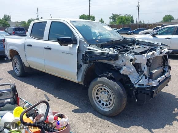 2023 Chevrolet Colorado 4WD Work Truck z VIN 1GCPTBEKXP1211738, wystawiony jako IAAI lot #42767861 z przebiegiem Nie podano mil oraz . Historia ofert i sprzedaży dostępna na DreamBid. Obrazek 1.