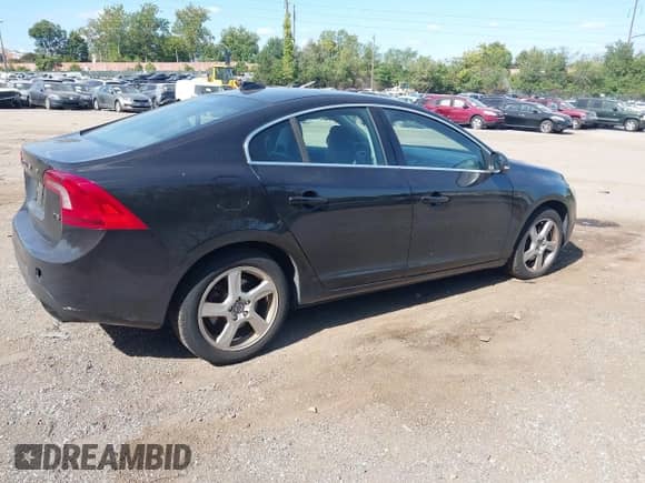 2014 Volvo S60 T5 с VIN YV1612FSXE1290190, выставлен на аукционе IAAI как лот 43382498 с пробегом 174 424 миль миль и . История ставок и продаж доступна на DreamBid. Изображение 4.