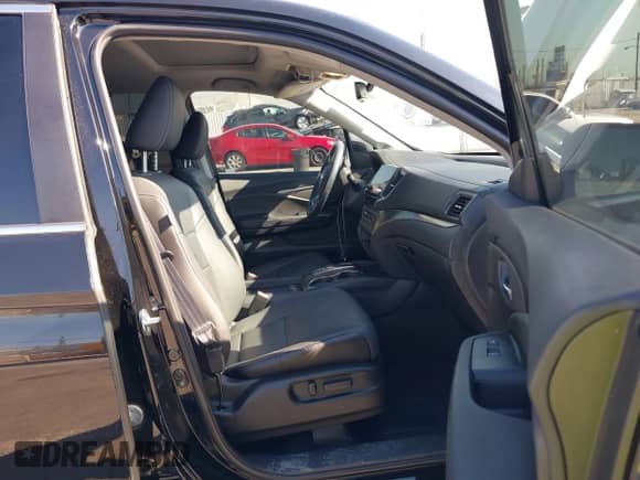 2021 Honda Pilot Special Edition z VIN 5FNYF5H2XMB034765, wystawiony jako IAAI lot #43093531 z przebiegiem 60 160 mil mil oraz . Historia ofert i sprzedaży dostępna na DreamBid. Obrazek 5.