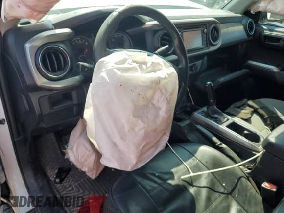 2016 Toyota Tacoma SR5 with VIN 5TFSZ5AN4GX020923, listed as a Copart auction lot 81323175 with 172,143 mi miles and Clean title. Bid and sale history available at DreamBid. Image 8.