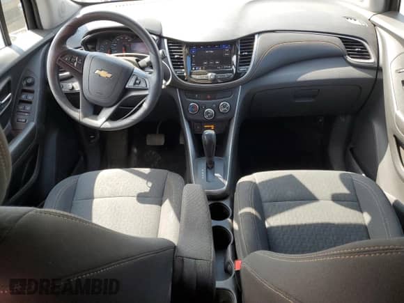 2022 Chevrolet Trax LS z VIN KL7CJNSM9NB527227, wystawiony jako Copart lot #65504805 z przebiegiem 67 152 mil mil oraz Nie do naprawy • Non repairable. Historia ofert i sprzedaży dostępna na DreamBid. Obrazek 8.