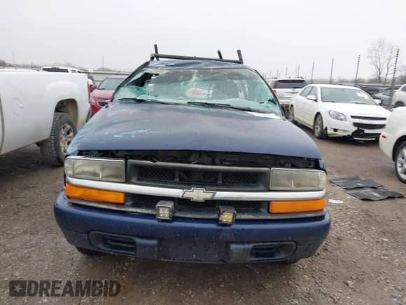 1998 Chevrolet S-10 LS с VIN 1GCCS1448W8247996, выставлен на аукционе IAAI как лот 41183910 с пробегом Не указан миль и . История ставок и продаж доступна на DreamBid. Изображение 13.