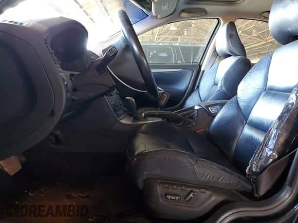 2006 Volvo S60 2.5L Turbo R с VIN YV1RH527562525280, выставлен на аукционе Copart как лот 78812404 с пробегом 172 977 миль миль и Списание • Salvage title. История ставок и продаж доступна на DreamBid. Изображение 7.
