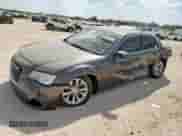 2015 Chrysler 300 Limited с VIN 2C3CCAAG9FH838039, выставлен на аукционе Copart как лот 85265925 с пробегом 108 499 миль миль и Списание • Salvage title. История ставок и продаж доступна на DreamBid. Изображение 1.