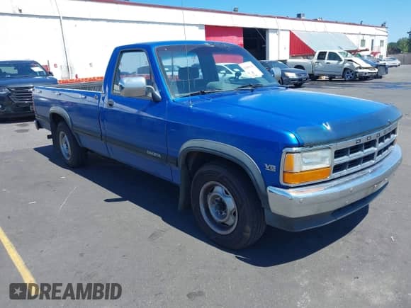 1992 Dodge Dakota z VIN 1B7HL26Y3NS501835, wystawiony jako IAAI lot #42808146 z przebiegiem 141 463 mil mil oraz . Historia ofert i sprzedaży dostępna na DreamBid. Obrazek 1.