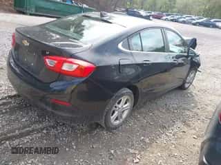 2017 Chevrolet Cruze LT с VIN 1G1BE5SM5H7120606, выставлен на аукционе IAAI как лот 43332130 с пробегом 97 691 миль миль и . История ставок и продаж доступна на DreamBid. Изображение 4.