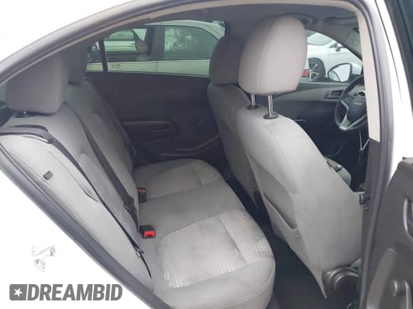 2018 Chevrolet Sonic LS с VIN 1G1JB5SHXJ4113116, выставлен на аукционе IAAI как лот 42450167 с пробегом 87 470 миль миль и . История ставок и продаж доступна на DreamBid. Изображение 8.