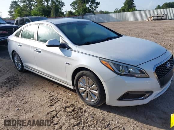 2017 Hyundai Sonata SE with VIN KMHE24L19HA044317, listed as a IAAI auction lot 42545312 with 54,383 mi miles and . Bid and sale history available at DreamBid. Image 1.