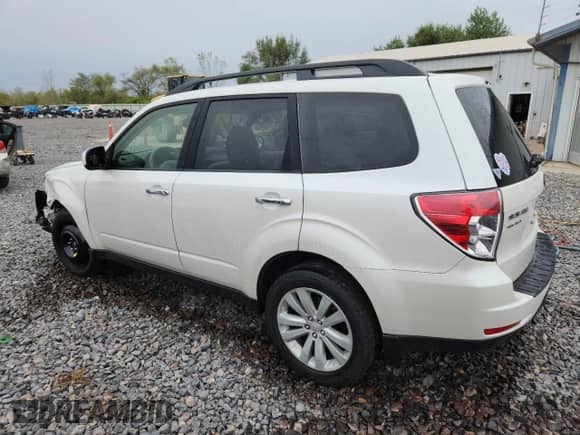2013 Subaru Forester X Limited z VIN JF2SHAEC3DH406986, wystawiony jako Copart lot #82060085 z przebiegiem 94 945 mil mil oraz Szkoda całkowita • Salvage title. Historia ofert i sprzedaży dostępna na DreamBid. Obrazek 2.