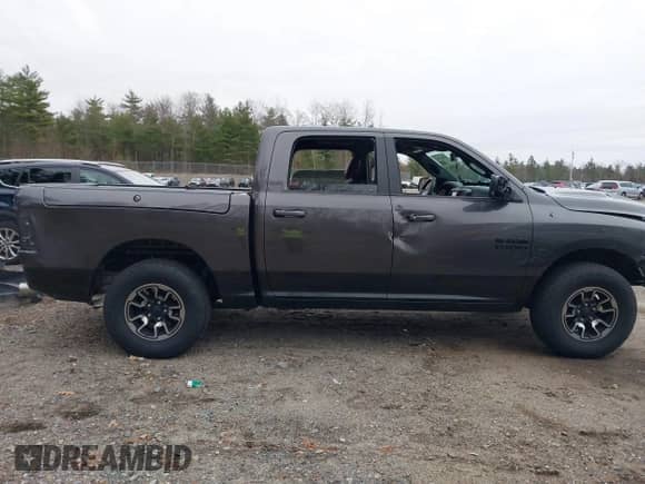 2018 Ram 1500 Rebel z VIN 1C6RR7YT2JS134820, wystawiony jako IAAI lot #40931182 z przebiegiem 56 427 mil mil oraz . Historia ofert i sprzedaży dostępna na DreamBid. Obrazek 14.