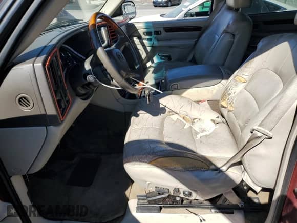 2002 Cadillac Escalade с VIN 1GYEK63N62R114930, выставлен на аукционе Copart как лот 84051885 с пробегом 215 871 миль миль и Чистый • Clean title. История ставок и продаж доступна на DreamBid. Изображение 7.