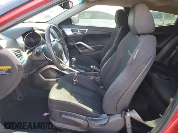 2013 Hyundai Veloster w/Black Int с VIN KMHTC6AD0DU166697, выставлен на аукционе Copart как лот 71646805 с пробегом 158 640 миль миль и Списание • Salvage title. История ставок и продаж доступна на DreamBid. Изображение 7.