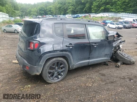 2018 Jeep Renegade Latitude with VIN ZACCJBBB3JPG99186, listed as a Copart auction lot 62943845 with 120,824 mi miles and Salvage title. Bid and sale history available at DreamBid. Image 3.