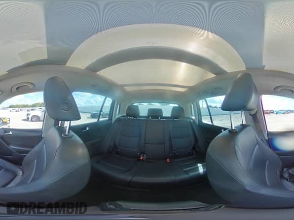 2012 Volkswagen Tiguan S с VIN WVGAV7AX4CW000140, выставлен на аукционе Copart как лот 80901355 с пробегом 133 056 миль миль и Списание • Salvage title. История ставок и продаж доступна на DreamBid. Изображение 15.