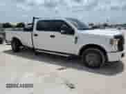 2019 Ford F-250 XL с VIN 1FT7W2A69KEF09831, выставлен на аукционе Copart как лот 62739975 с пробегом 134 406 миль миль и Списание • Salvage title. История ставок и продаж доступна на DreamBid. Изображение 4.