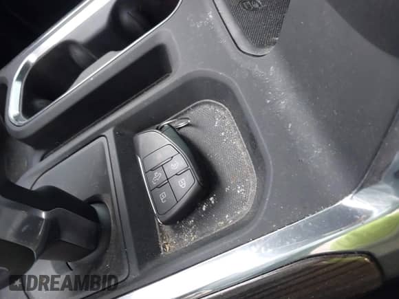 2022 Chevrolet Silverado 1500 RST z VIN 3GCUDEET5NG690627, wystawiony jako IAAI lot #41832932 z przebiegiem 39 435 mil mil oraz . Historia ofert i sprzedaży dostępna na DreamBid. Obrazek 11.
