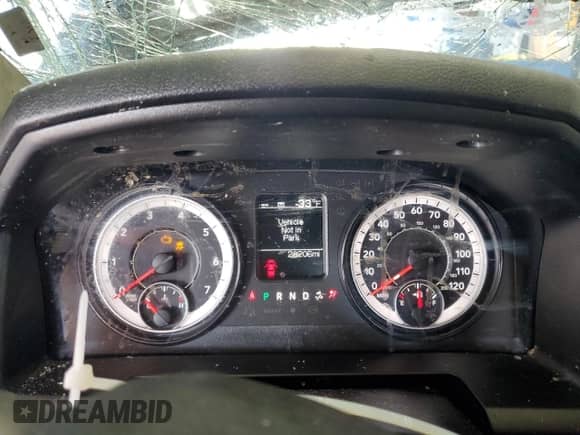 2024 Ram 1500 SLT z VIN 1C6RR7GG1RS147574, wystawiony jako Copart lot #68255525 z przebiegiem 28 206 mil mil oraz Nie do naprawy • Non repairable. Historia ofert i sprzedaży dostępna na DreamBid. Obrazek 9.