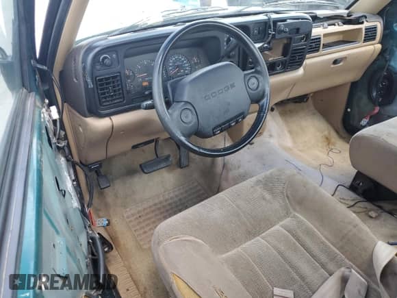1997 Dodge 1500 с VIN 1B7HC16Z8VJ573011, выставлен на аукционе Copart как лот 63463955 с пробегом 149 496 миль миль и Списание • Salvage title. История ставок и продаж доступна на DreamBid. Изображение 8.