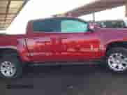 2019 Chevrolet Colorado 2WD LT z VIN 1GCGSCEN3K1157307, wystawiony jako IAAI lot #43065740 z przebiegiem Nie podano mil oraz . Historia ofert i sprzedaży dostępna na DreamBid. Obrazek 12.