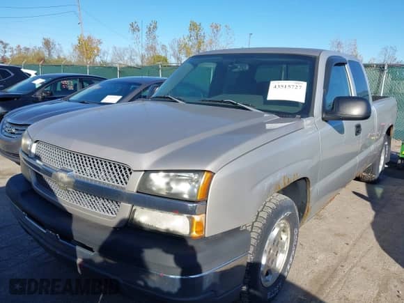 2004 Chevrolet Silverado 1500 LS with VIN 2GCEC19T141393131, listed as a IAAI auction lot 43515727 with 197,984 mi miles and . Bid and sale history available at DreamBid. Image 2.