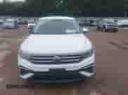 2022 Volkswagen Tiguan S z VIN 3VV1B7AX1NM144102, wystawiony jako IAAI lot #42324072 z przebiegiem 54 974 mil mil oraz . Historia ofert i sprzedaży dostępna na DreamBid. Obrazek 13.