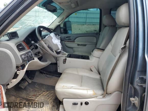 2013 Chevrolet Silverado 2500HD LTZ с VIN 1GC1KYE84DF105087, выставлен на аукционе Copart как лот 61425565 с пробегом 254 493 миль миль и Списание • Salvage title. История ставок и продаж доступна на DreamBid. Изображение 7.