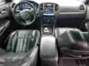 2019 Chrysler 300 S с VIN 2C3CCABGXKH697619, выставлен на аукционе Copart как лот 70535735 с пробегом 119 571 миль миль и Списание • Salvage title. История ставок и продаж доступна на DreamBid. Изображение 8.