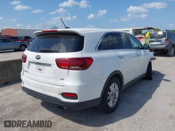 2020 Kia Sorento LX with VIN 5XYPG4A37LG699314, listed as a IAAI auction lot 42536131 with 120,201 mi miles and . Bid and sale history available at DreamBid. Image 4.