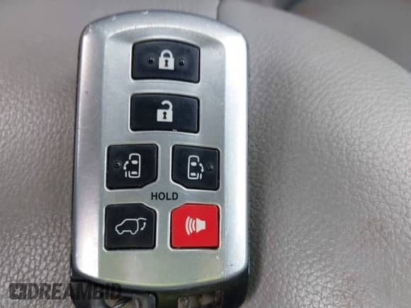 2018 Toyota Sienna XLE Auto Access Seat with VIN 5TDYZ3DC8JS939975, listed as a IAAI auction lot 42913601 with 99,360 mi miles and . Bid and sale history available at DreamBid. Image 11.