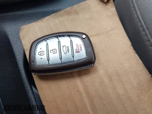 2019 Hyundai Elantra SEL z VIN 5NPD84LF8KH460241, wystawiony jako IAAI lot #43429850 z przebiegiem 99 258 mil mil oraz . Historia ofert i sprzedaży dostępna na DreamBid. Obrazek 11.