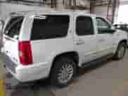 2009 Chevrolet Tahoe with VIN 1GNFK13519R107592, listed as a IAAI auction lot 41678976 with 248,977 mi miles and . Bid and sale history available at DreamBid. Image 4.